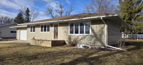 1305 Chautauqua Blvd, Valley City, ND 58072