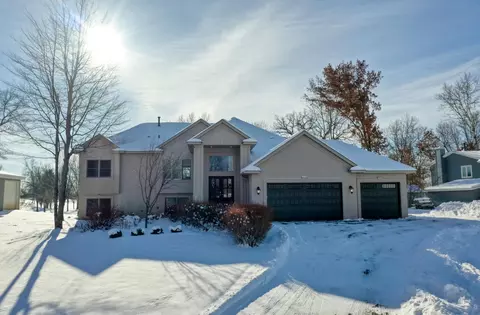 7447 213th St N, Forest Lake, MN 55025