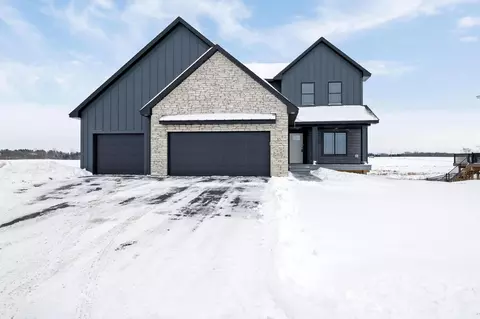 470 Sea Wing Blvd, Prescott, WI 54021