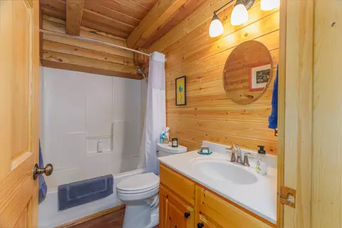 Bath - 540 Loop Rd, Ely, MN 55731 photo 1 of 1