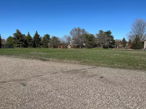 11477 Marketplace Dr N, Champlin, MN 55316