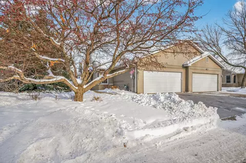 2121 Southwind Rd, Maplewood, MN 55109