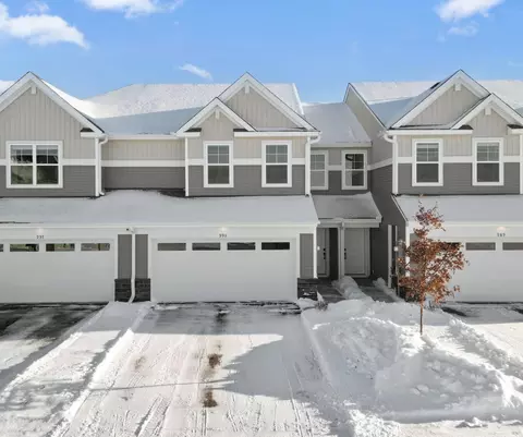 993 Annagaire Curv, Rosemount, MN 55068