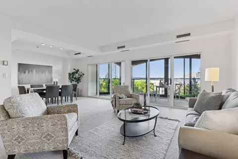 1201 Yale Pl #403, Minneapolis, MN 55403