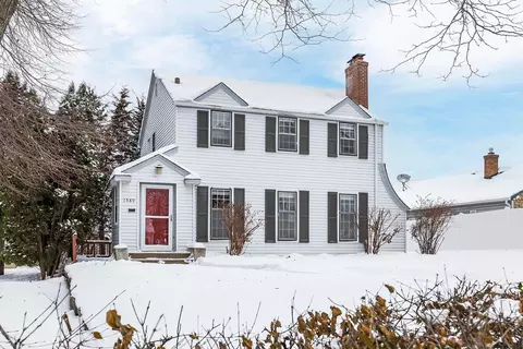1589 Hillcrest Ave, Saint Paul, MN 55116