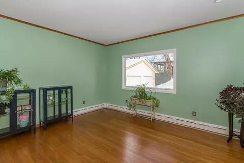 Living - 503 Bluff Ave, Brainerd, MN 56401 photo 2 of 4