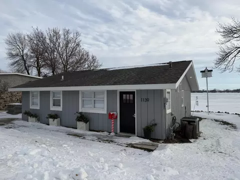 1139 W Lake Ave, Worthington, MN 56187