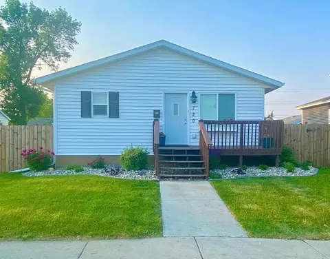 120 N 2nd Ave N, Wahpeton, ND 58075