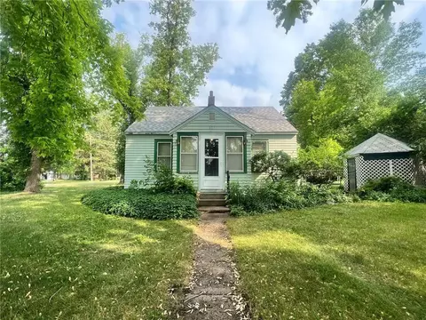 107 5th St, Donnelly, MN 56235