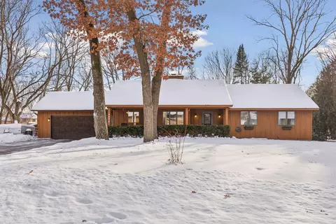6065 263rd St, Wyoming, MN 55092