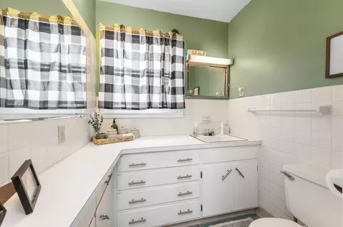 Bath - 629 Olson Ave, Windom, MN 56101 photo 3 of 3