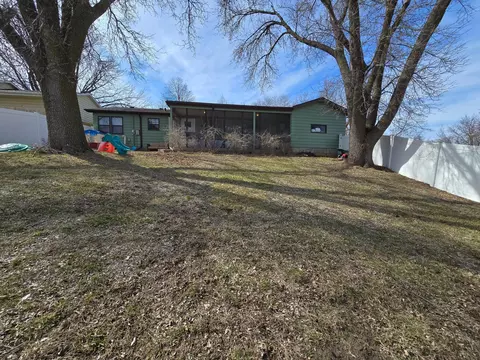 Exterior - 629 Olson Ave, Windom, MN 56101 photo 5 of 7