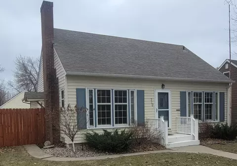710 E 5th St, Redwood Falls, MN 56283