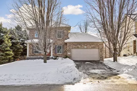 489 Canyon Blvd, Hudson, WI 54016