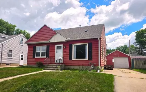 720 13th Ave NE, Rochester, MN 55906