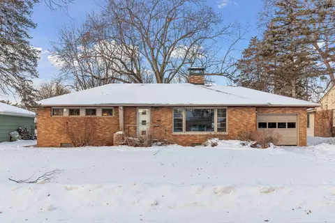 1887 Simpson St, Falcon Heights, MN 55113