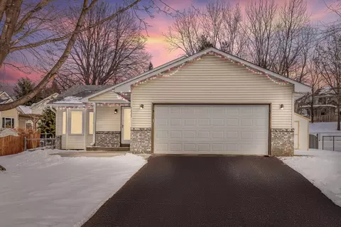 9235 Jeffery Ave S, Cottage Grove, MN 55016