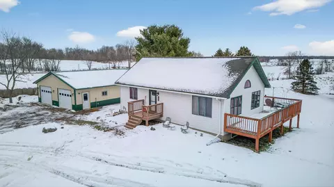 7906 Birchview Rd, Grasston, MN 55030