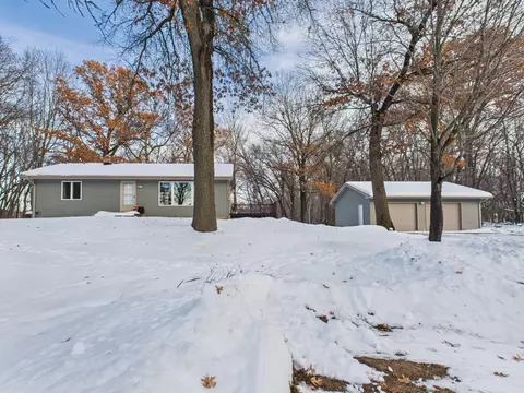 6858 E Viking Blvd, Wyoming, MN 55092