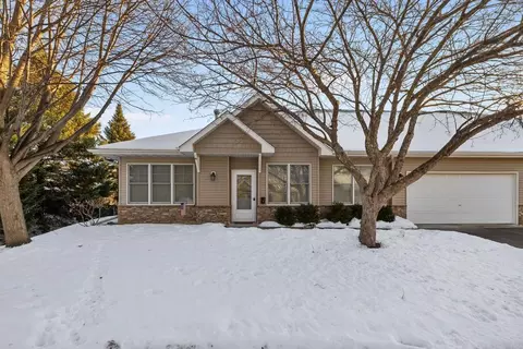 326 Hayes Dr #38, Hastings, MN 55033