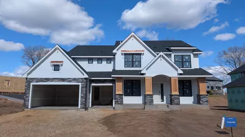 1867 Royal Blvd N, Lake Elmo, MN 55042