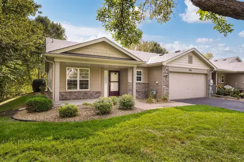 376 Arrowhead Dr, Lino Lakes, MN 55014