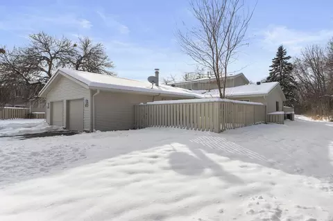 1074 Carmel Ct, Shoreview, MN 55126