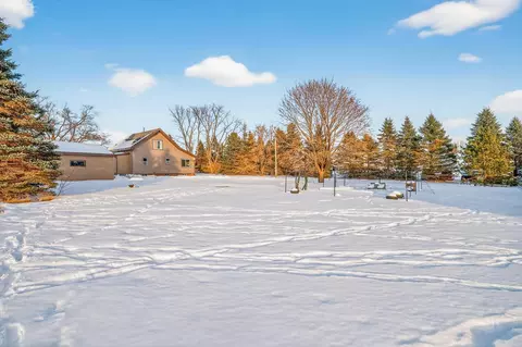 32 Viking Blvd NW, Cedar, MN 55011