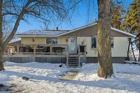 5287 40th St N, Moorhead, MN 56560