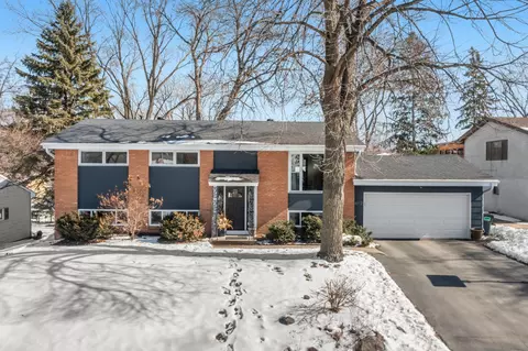 4017 Shamrock Dr NE, Saint Anthony, MN 55421