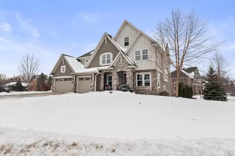 148 Wildwood Ct, Mahtomedi, MN 55115