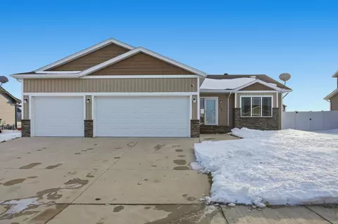 1127 24th Ave W, West Fargo, ND 58078