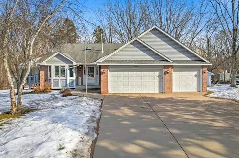 31005 Elm St, Lindstrom, MN 55045