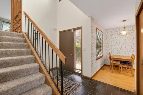 6701 W 82nd St, Bloomington, MN 55438