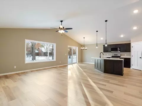 14518 Lynndale Dr, Baxter, MN 56425 photo 2