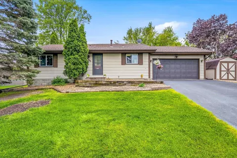 8435 Shadyview Ln N, Maple Grove, MN 55311