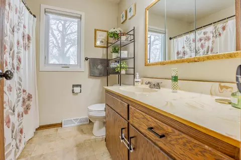 Bath - 609 E 8th St, Winthrop, MN 55396 photo 1 of 2