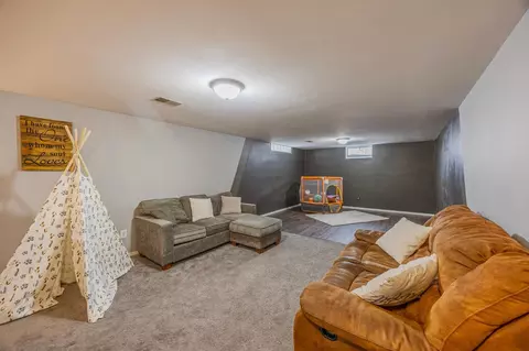 Other - 609 E 8th St, Winthrop, MN 55396 photo 5 of 9