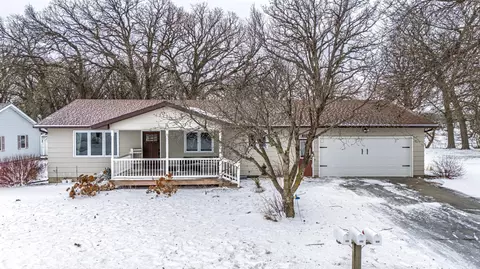 Exterior - 609 E 8th St, Winthrop, MN 55396 photo 1 of 3