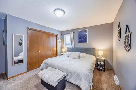 Bedroom - 609 E 8th St, Winthrop, MN 55396 photo 2 of 4