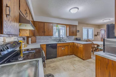 Kitchen - 609 E 8th St, Winthrop, MN 55396 photo 3 of 3