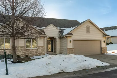 5420 Greens Dr NW, Rochester, MN 55901