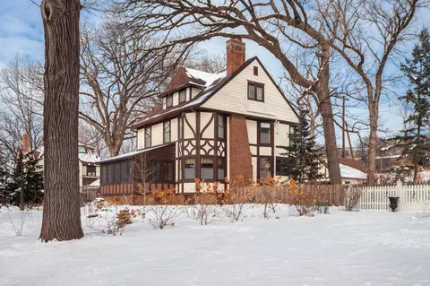 1933 E River Ter, Minneapolis, MN 55414