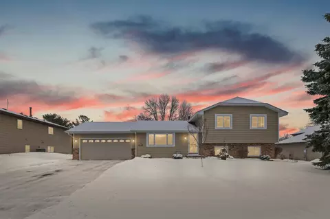 9142 Lanewood Ln N, Maple Grove, MN 55369