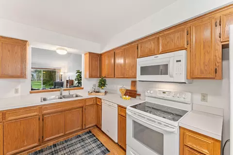 2623 Lake Court Dr, Mounds View, MN 55112