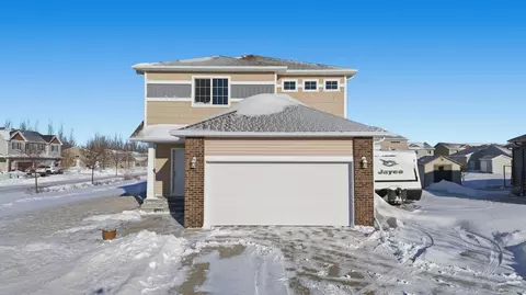 1504 36th Ave S, Moorhead, MN 56560