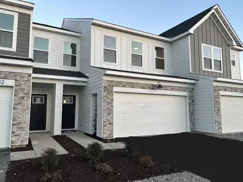 17944 Genoa Dr, Lakeville, MN 55044