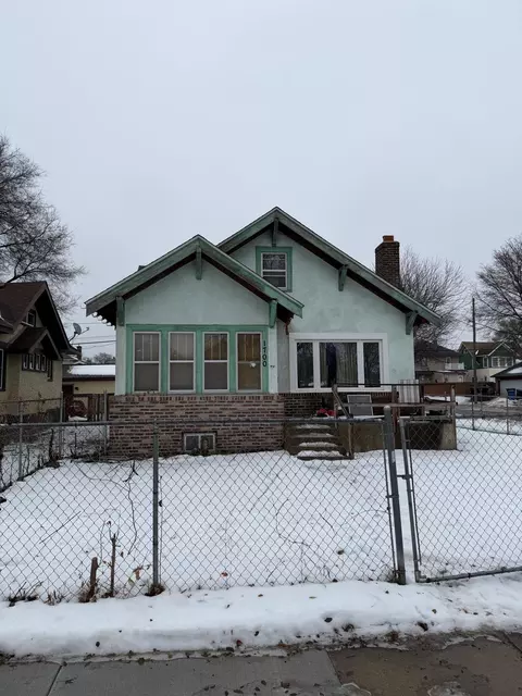 1700 Sheridan Ave N, Minneapolis, MN 55411