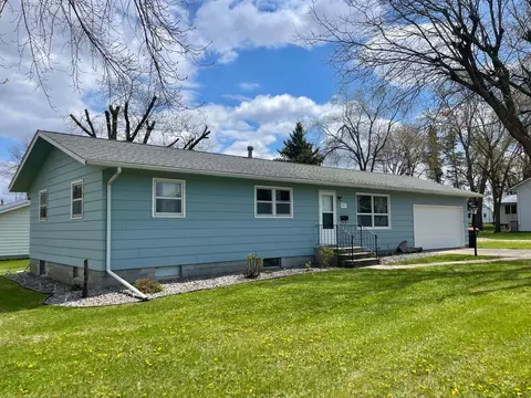 215 N Swain St, Redwood Falls, MN 56283