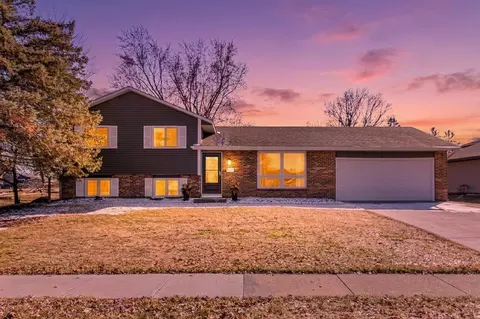 4596 142nd St W, Apple Valley, MN 55124